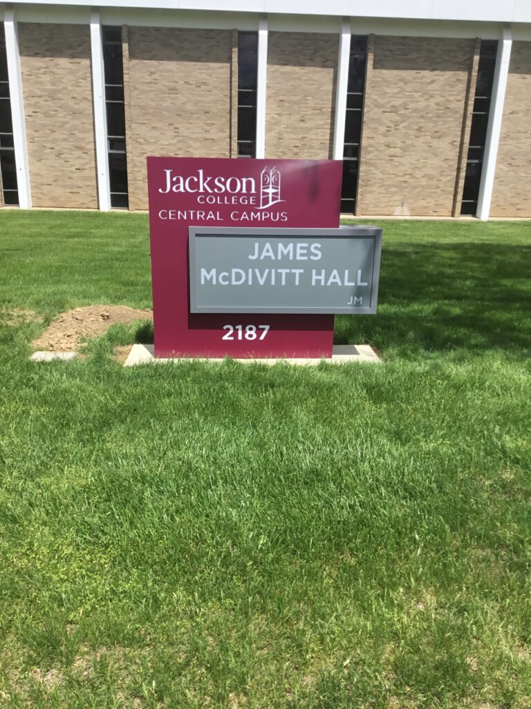 Jackson College monument sign in Jackson, MI