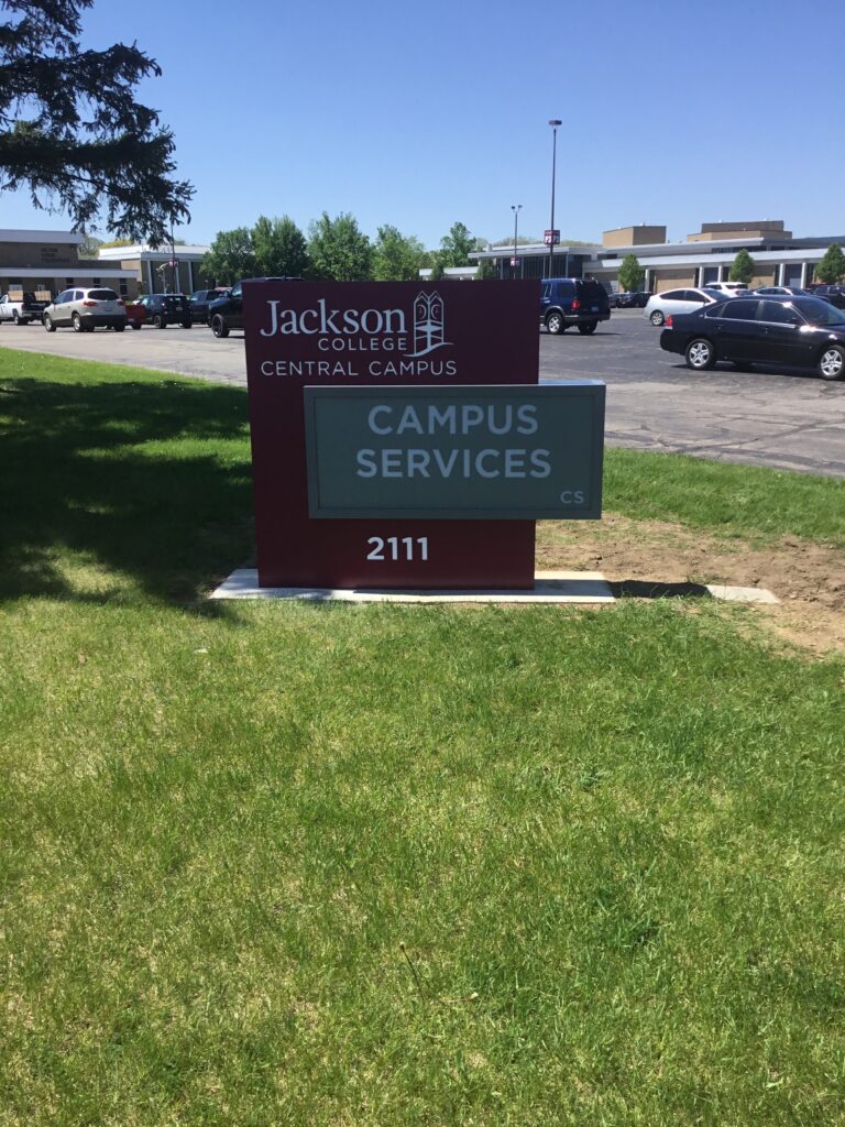 Jackson College monument sign in Jackson, MI