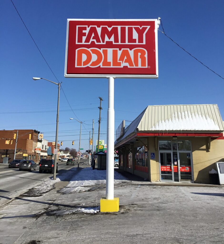 Family Dollar pylon sign in Jackson, MI