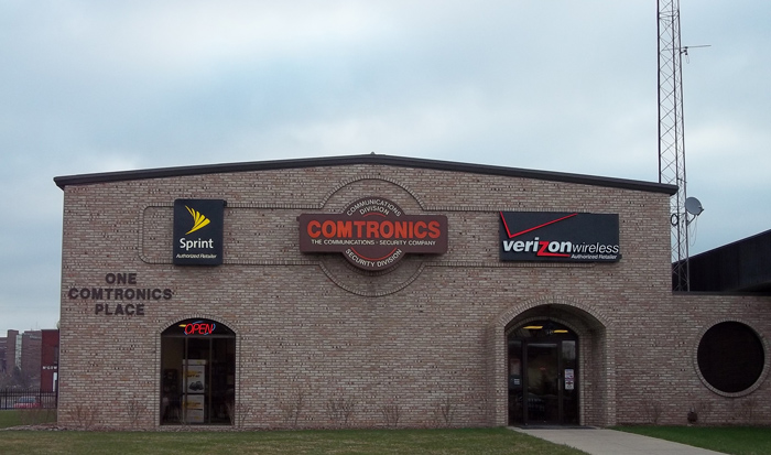 Comtronics wall sign in Jackson, MI