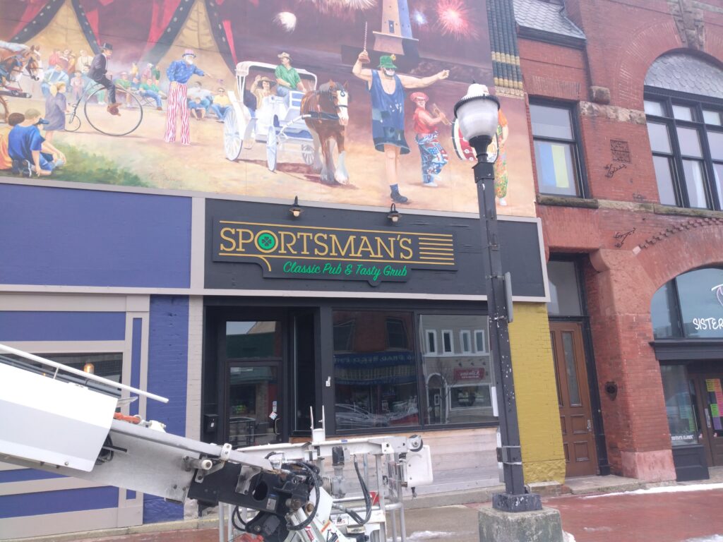Sportsman's Restaurant & Bar wall sign in Ludington, MI